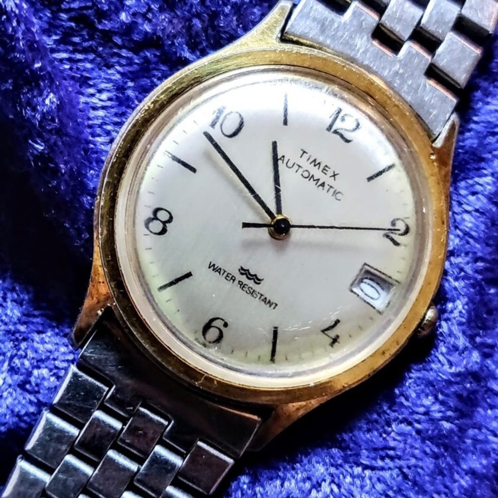 Timex Vintage Classic Automatic Date Made in Taiwan Men's Watch